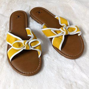 NWOT Size 11 Yellow Bow Sandals - NEW